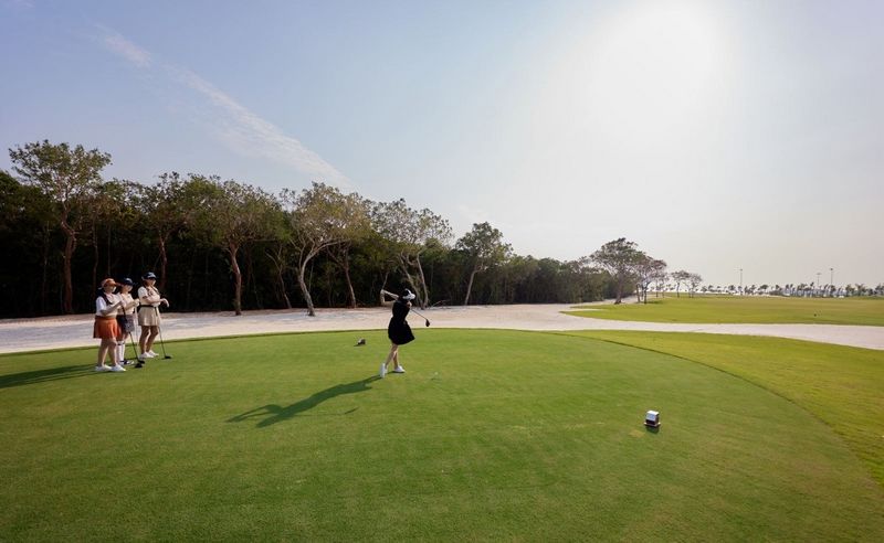 Năm 2024, kênh SBS Golf Hàn Quốc đã lựa chọn Đà Nẵng và Phú Quốc làm điểm đến cho chương trình “Golf & Travel in Vietnam” với sự tham gia của 4 nữ golf thủ tên tuổi.